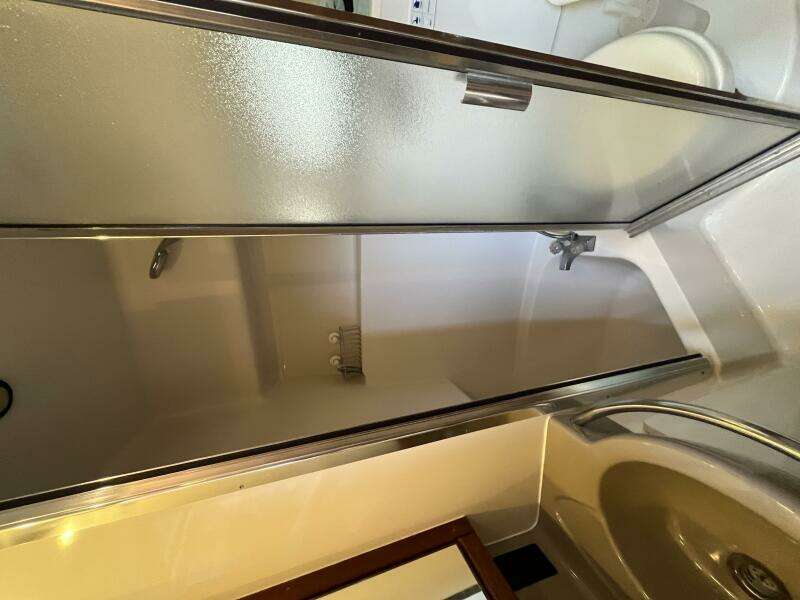 39ft Bayliner Yacht For Sale