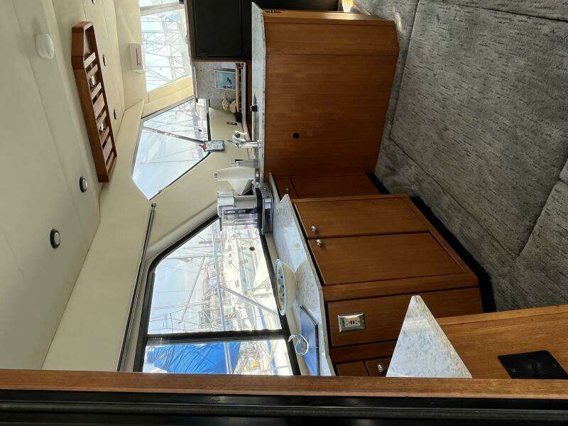 39ft Bayliner Yacht For Sale