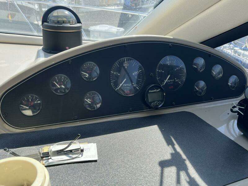 39ft Bayliner Yacht For Sale