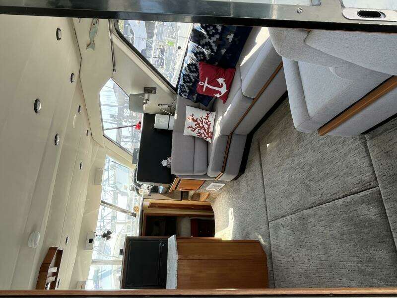 39ft Bayliner Yacht For Sale