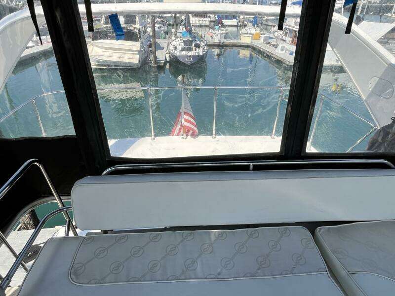 39ft Bayliner Yacht For Sale