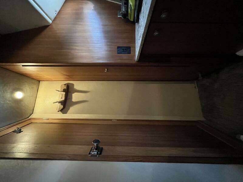39ft Bayliner Yacht For Sale