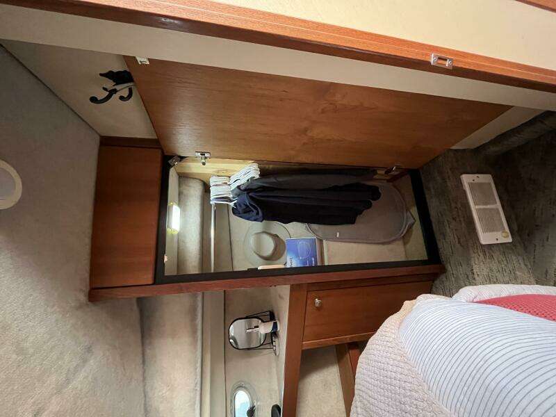 39ft Bayliner Yacht For Sale