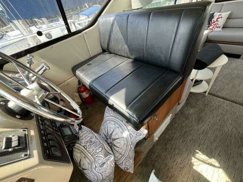 39ft Bayliner Yacht For Sale