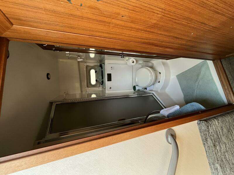 39ft Bayliner Yacht For Sale