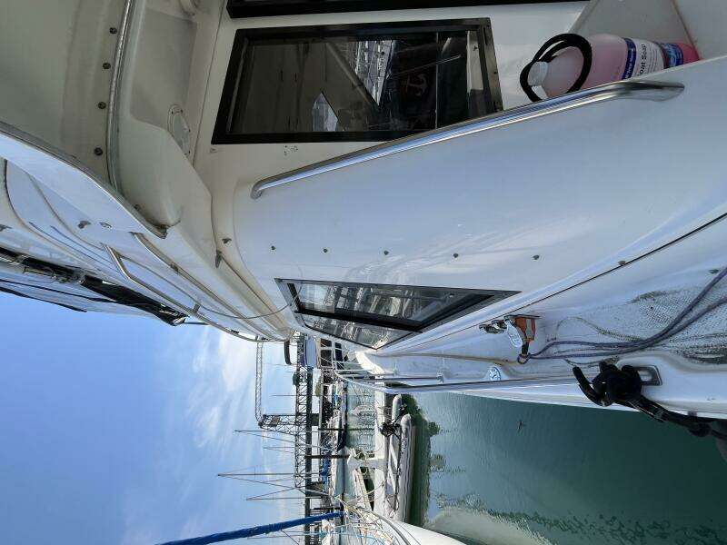 39ft Bayliner Yacht For Sale
