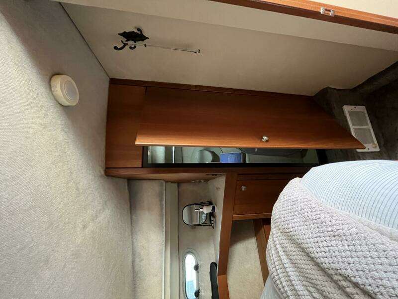 39ft Bayliner Yacht For Sale