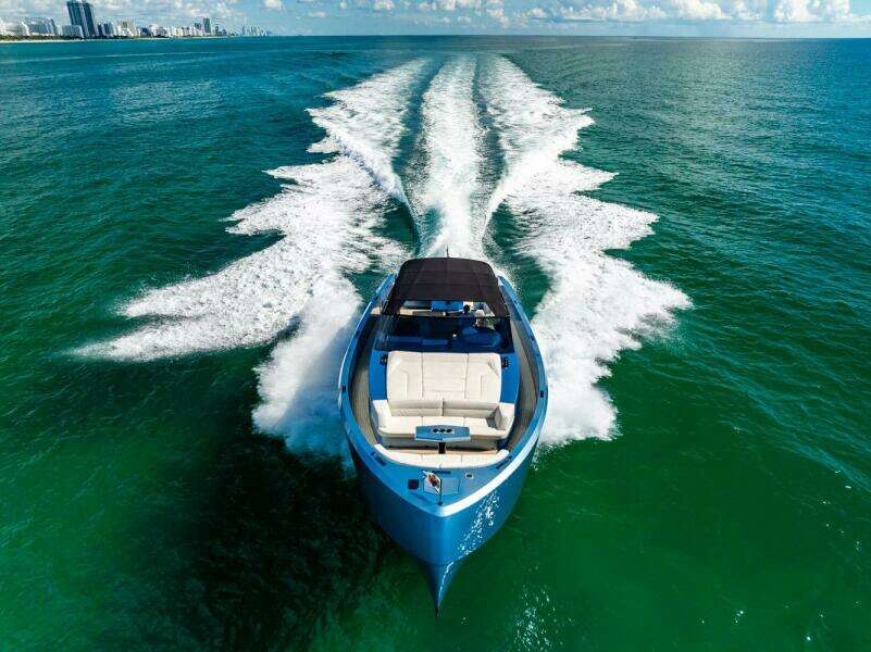 IMPULSIVE 58ft Vanquish Yachts Yacht For Sale