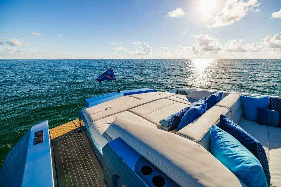IMPULSIVE 58ft Vanquish Yachts Yacht For Sale