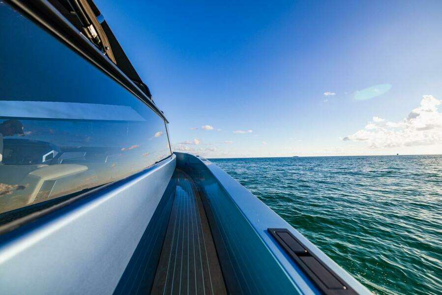 IMPULSIVE 58ft Vanquish Yachts Yacht For Sale