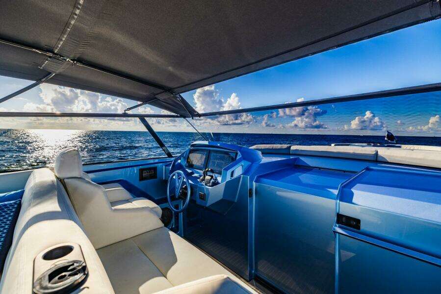 IMPULSIVE 58ft Vanquish Yachts Yacht For Sale