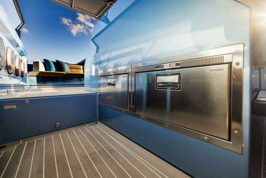 IMPULSIVE 58ft Vanquish Yachts Yacht For Sale