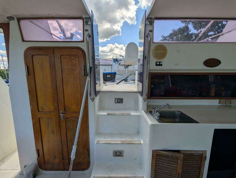 GYPSEA BUOY 49ft Hyundai Yacht For Sale