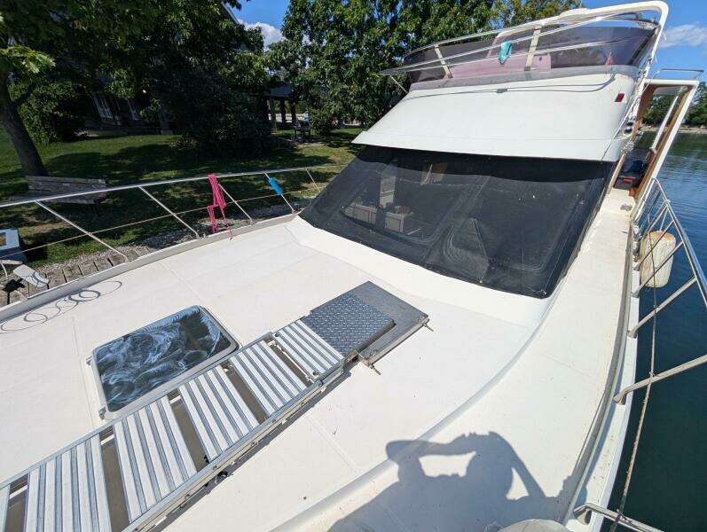 GYPSEA BUOY 49ft Hyundai Yacht For Sale