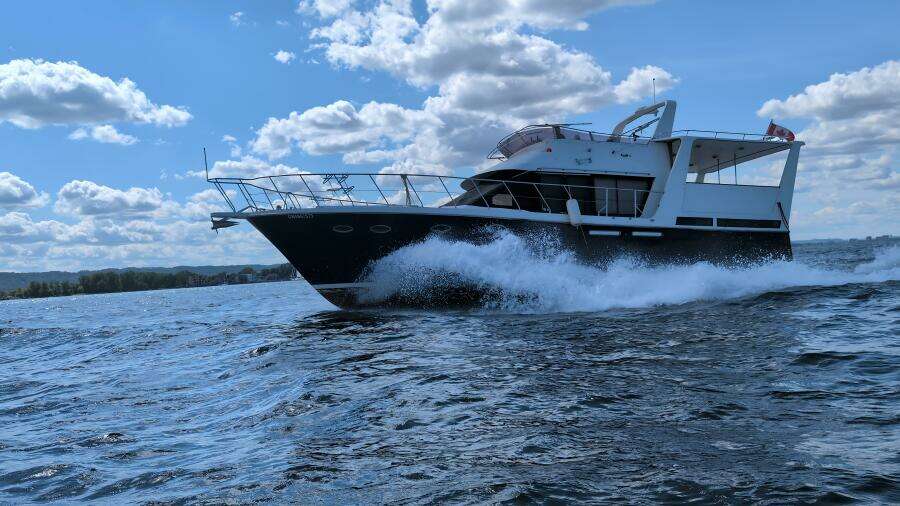 GYPSEA BUOY 49ft Hyundai Yacht For Sale