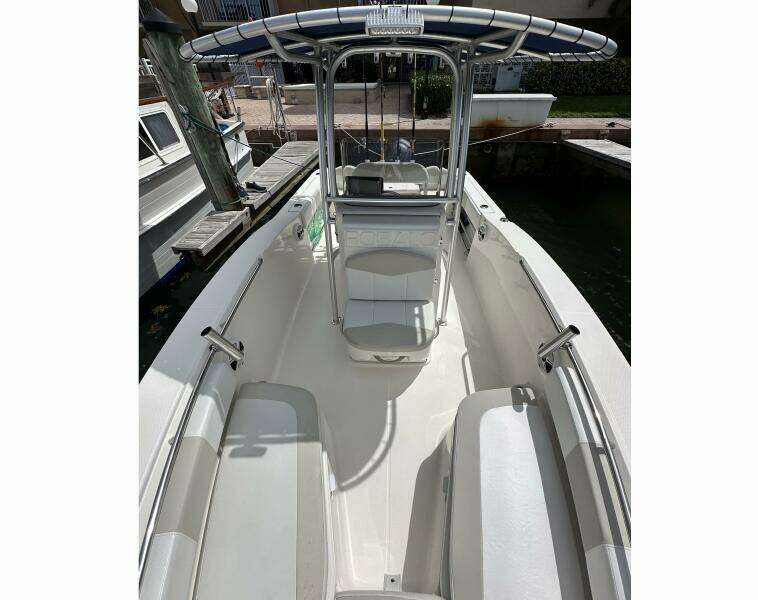20ft Robalo Yacht For Sale