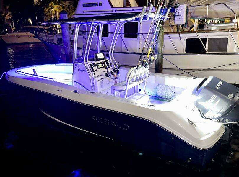 20ft Robalo Yacht For Sale
