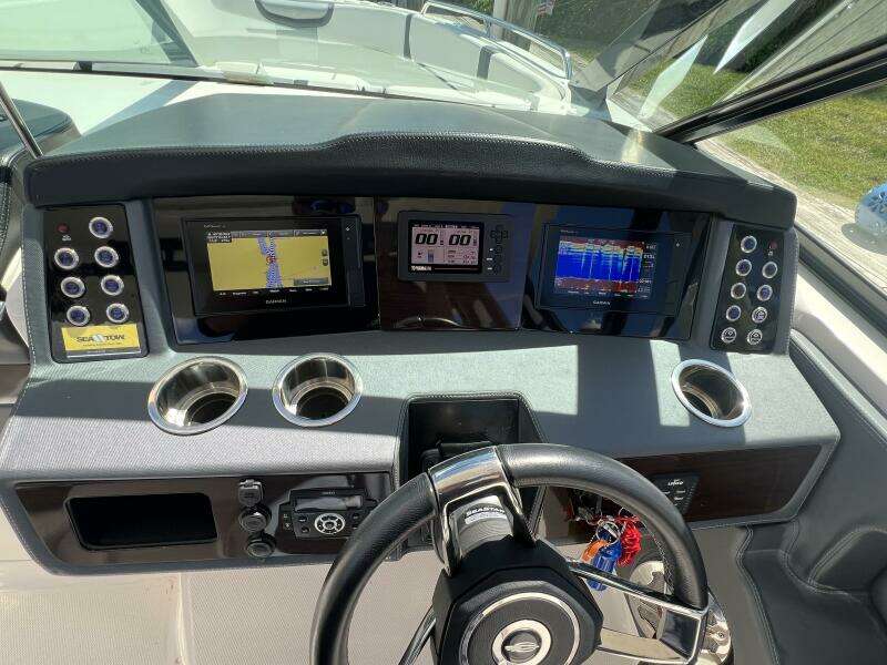 28ft Chaparral Yacht For Sale