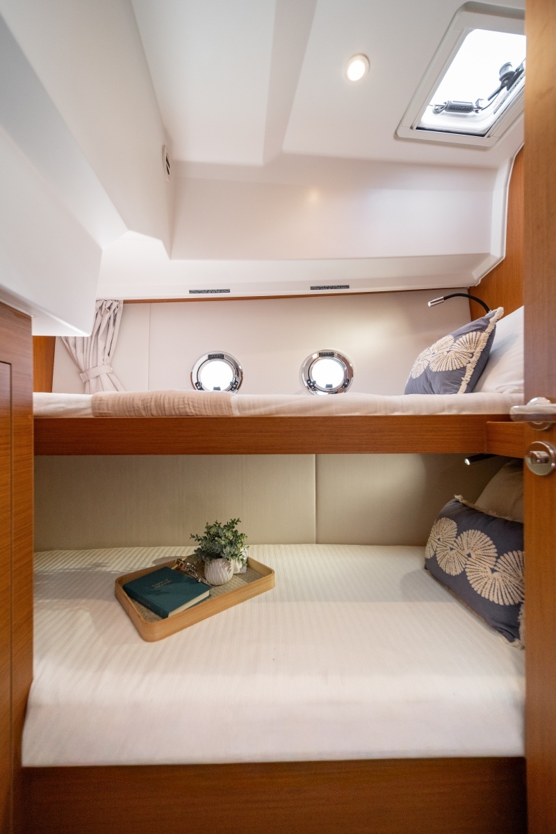 2027 Beneteau Swift Trawler 37