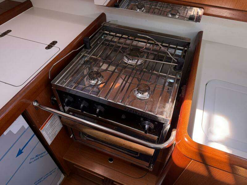Magic Maddie 2 43ft Beneteau Yacht For Sale
