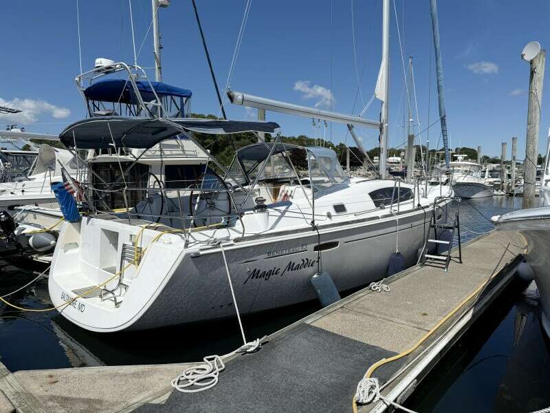 Magic Maddie 2 43ft Beneteau Yacht For Sale