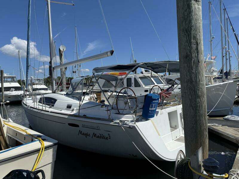 Magic Maddie 2 43ft Beneteau Yacht For Sale
