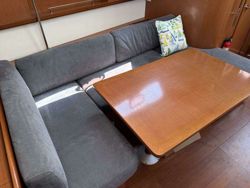 Magic Maddie 2 43ft Beneteau Yacht For Sale