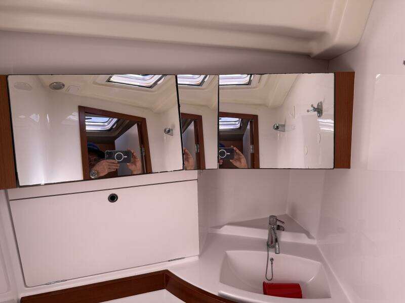 Magic Maddie 2 43ft Beneteau Yacht For Sale
