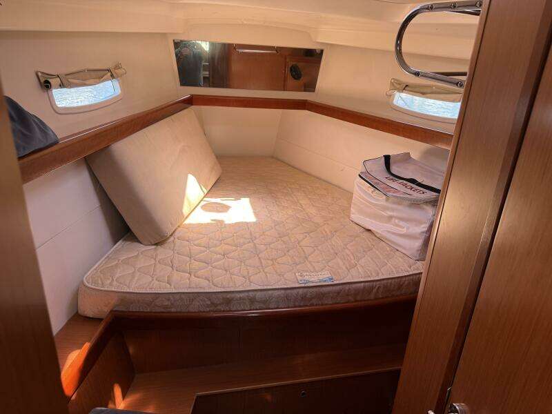 Magic Maddie 2 43ft Beneteau Yacht For Sale