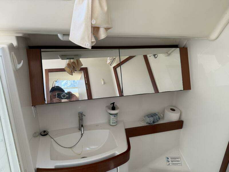 Magic Maddie 2 43ft Beneteau Yacht For Sale