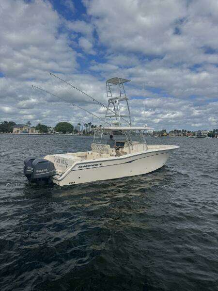 FORE REEL 33ft Grady White Yacht For Sale