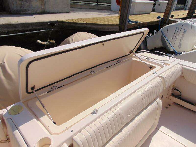 FORE REEL 33ft Grady White Yacht For Sale