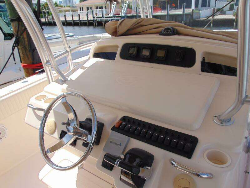 FORE REEL 33ft Grady White Yacht For Sale