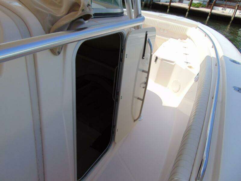 FORE REEL 33ft Grady White Yacht For Sale