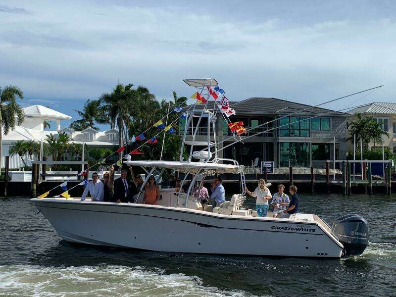 FORE REEL 33ft Grady White Yacht For Sale