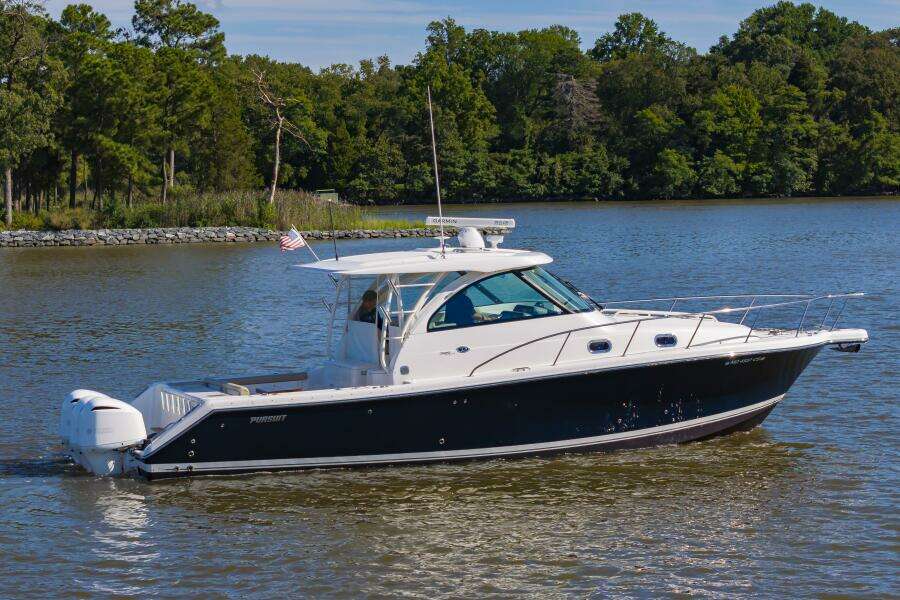 38Pursuit2017251