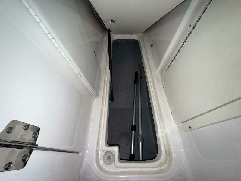 28ft Rinker Yacht For Sale