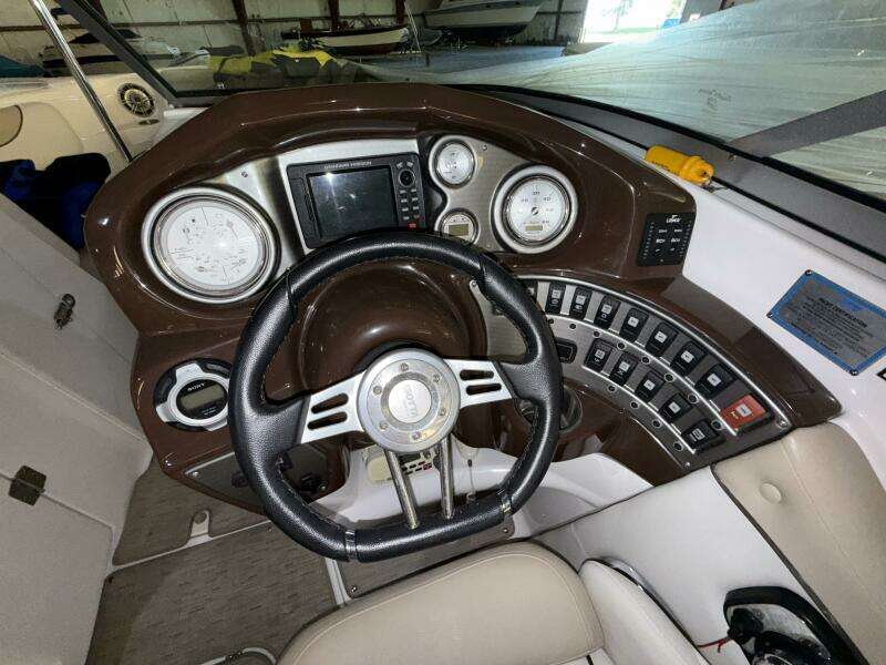 28ft Rinker Yacht For Sale