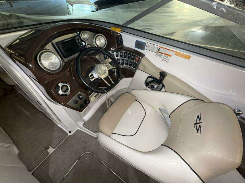 28ft Rinker Yacht For Sale