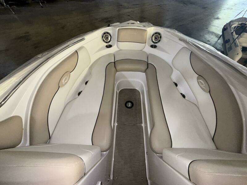 28ft Rinker Yacht For Sale