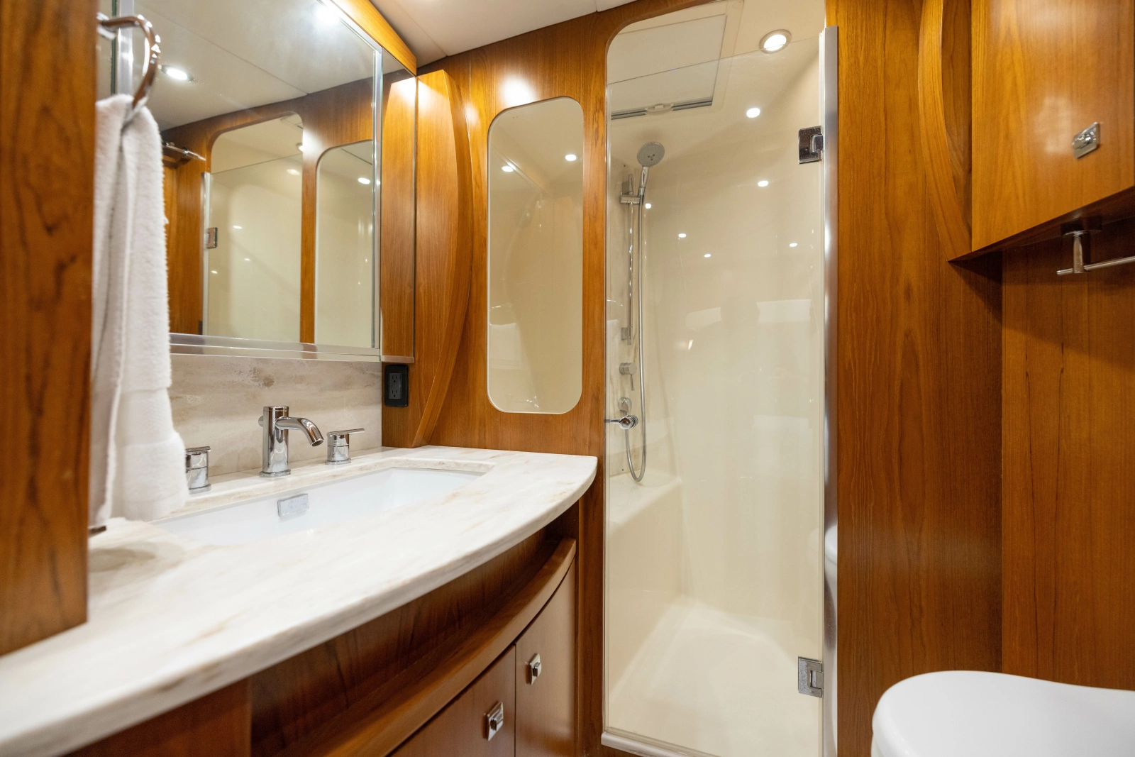 2015 Tiara Yachts 48 Convertible