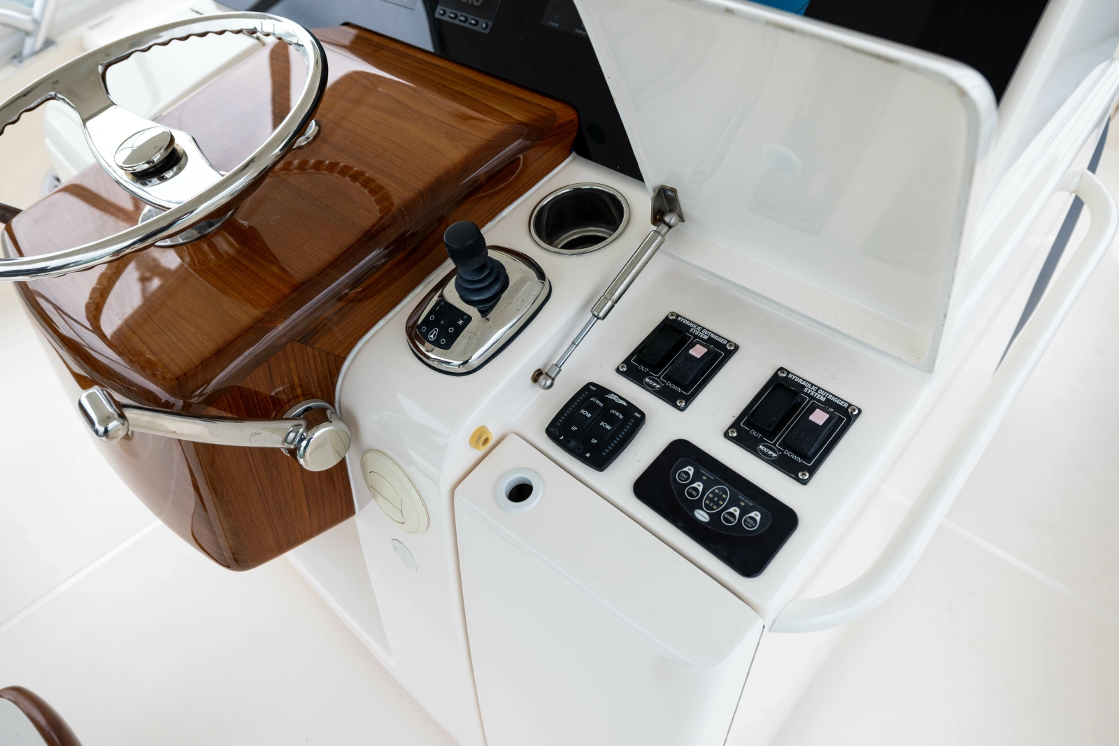 2015 Tiara Yachts 48 Convertible