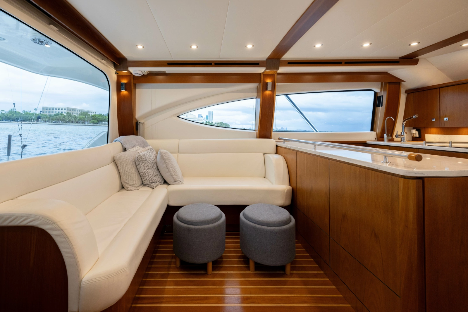 2015 Tiara Yachts 48 Convertible