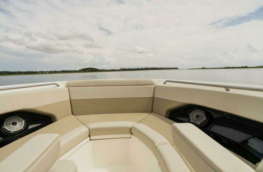 28ft Boston Whaler Yacht For Sale