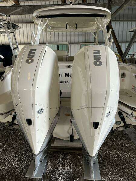 28ft Boston Whaler Yacht For Sale