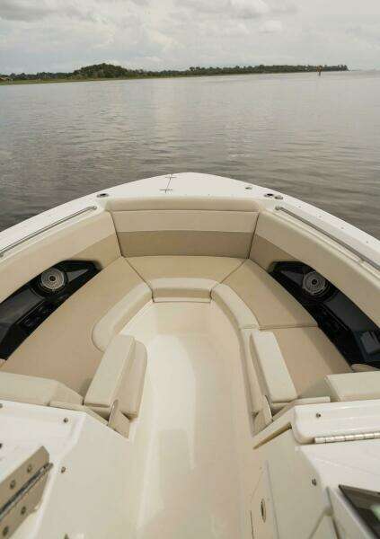 28ft Boston Whaler Yacht For Sale