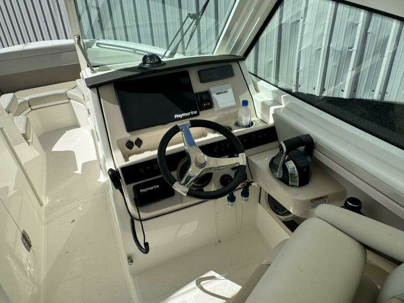 28ft Boston Whaler Yacht For Sale