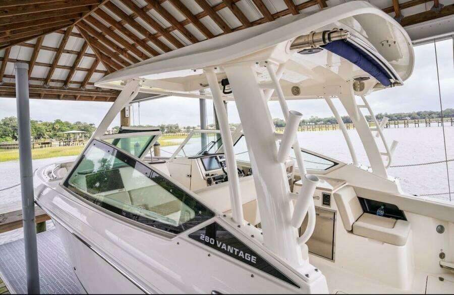 28ft Boston Whaler Yacht For Sale