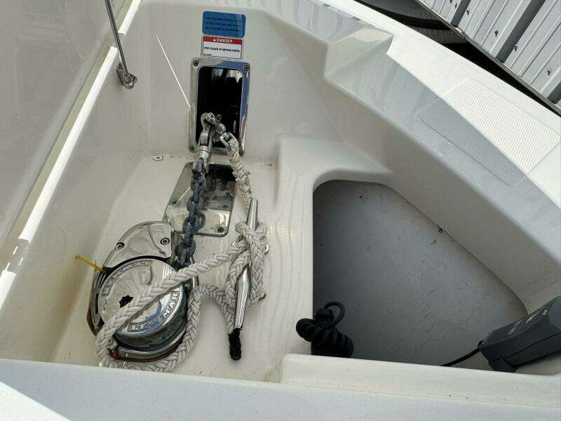 28ft Boston Whaler Yacht For Sale