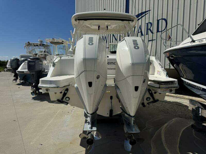 28ft Boston Whaler Yacht For Sale